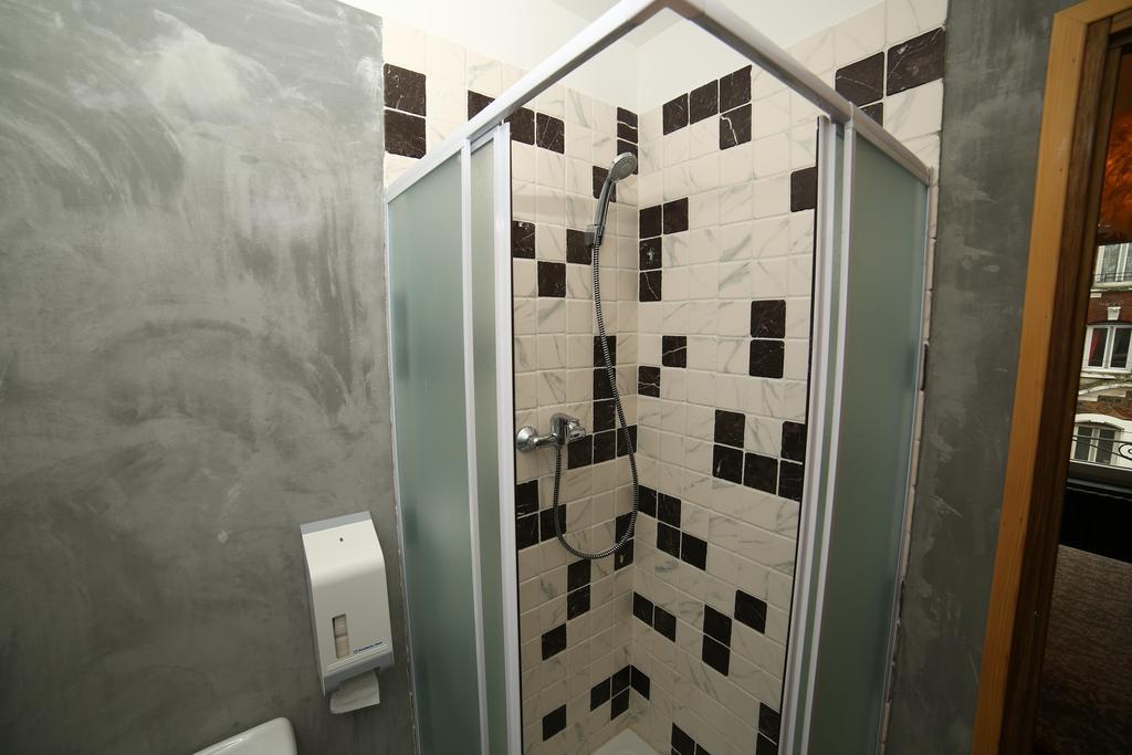 לנס Hotel De France חדר תמונה